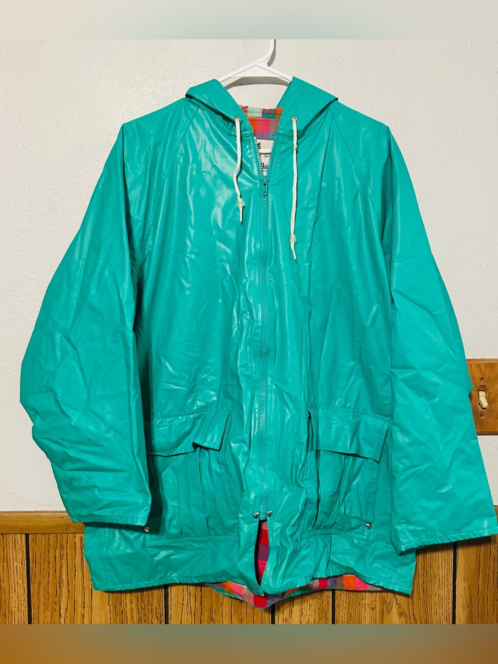 Misty Harbor women size LARGE Hooded Rain coat / Jacket